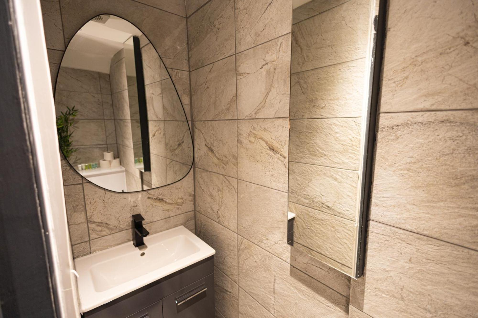 Elegant 1Bedroom Flat With Jacuzzi In A Prime Location London Exterior photo